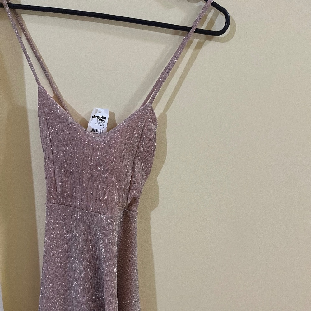 Beautiful dress for teenage girls, never worn, tag attached